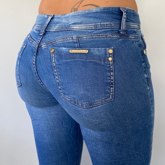 Studio F Denim - ✨HP✨ STUDIO F WOMAN’S JEANS